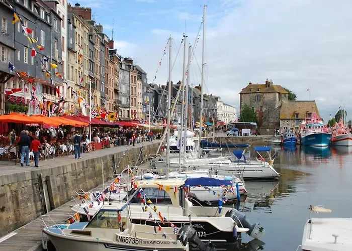 Lovely In Center Honfleur