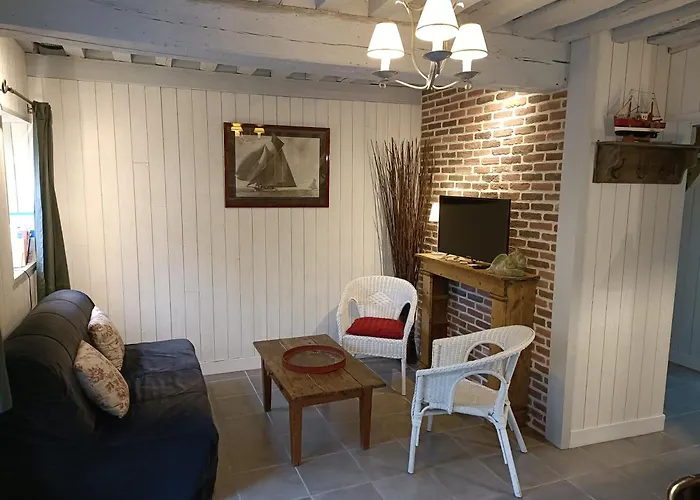 Lovely In Center * Honfleur